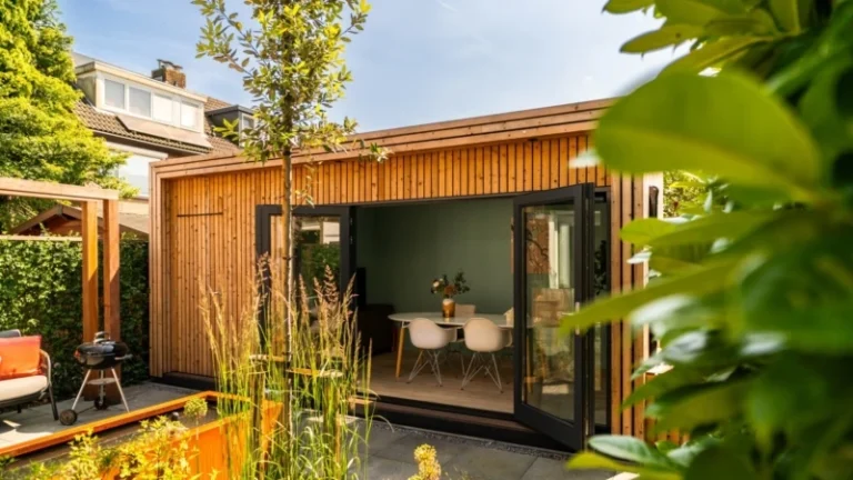 Een tuinkantoor of tiny house in je tuin als uitbreiding van je woonruimte