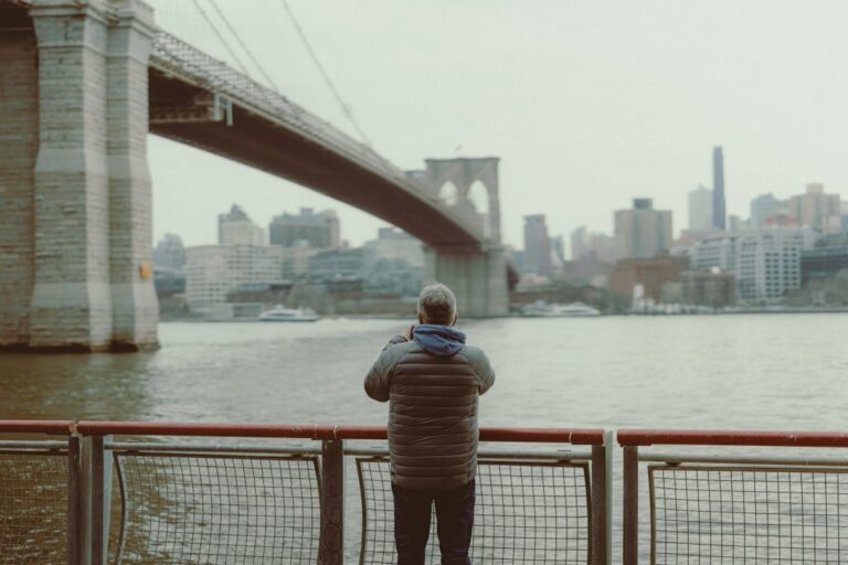 Lang haar bovenop bij mannen: stijlen en tips voor een frisse look