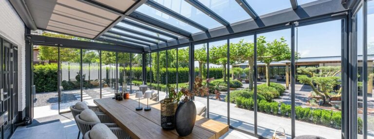 Sterk en stijlvol: Bouwtechnische tips voor luxe tuinhuizen en tuinkamers